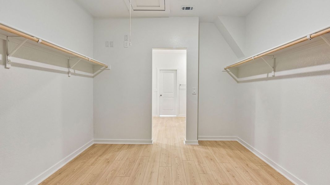 Spacious, unfurnished interior of a new home in Monarch Ranch, Manor (Image 31).