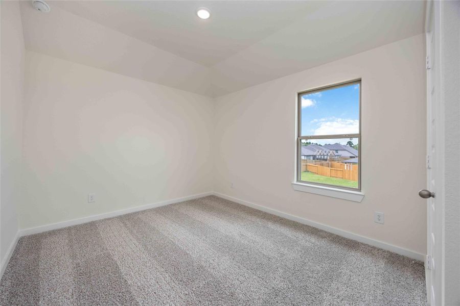 Spacious, unfurnished interior of a new home in Lexington Heights, Willis (Image 14).