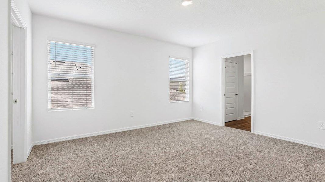 Spacious, unfurnished interior of a new home in Avalon Park Tavares, Tavares (Image 23).