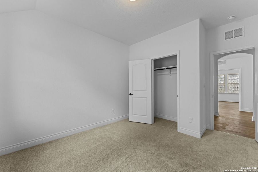 Spacious, unfurnished interior of a new home in Davis Ranch, San Antonio (Image 12). Spacious, unfurnished interior of a new home in Davis Ranch, San Antonio (Image 12).