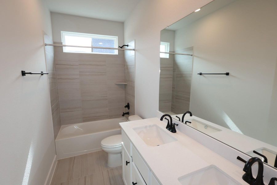 Furnished interior view inside a new home in Clopton Farms, Montgomery (Image 4).