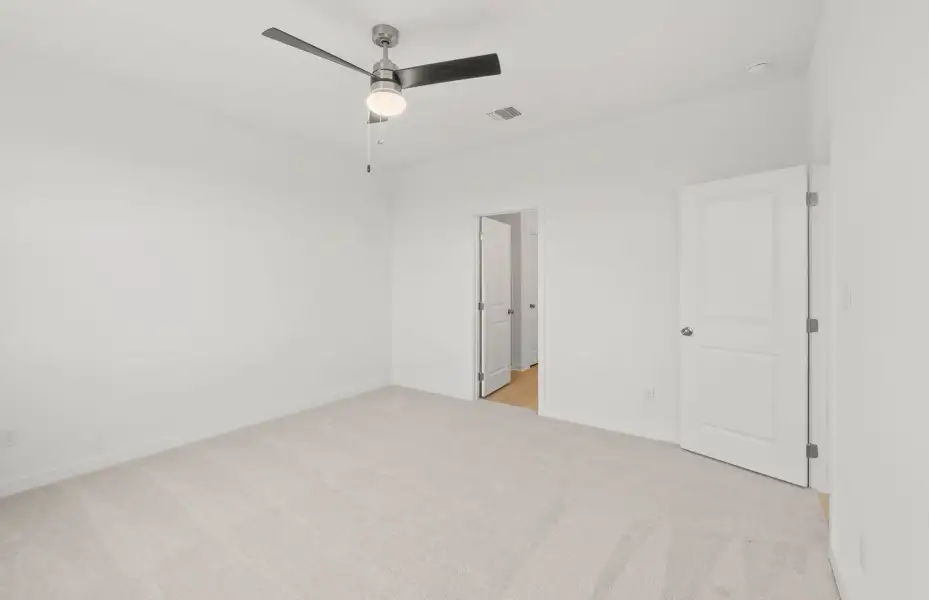 Spacious, unfurnished interior of a new home in Larson Crossing, Elgin (Image 15).
