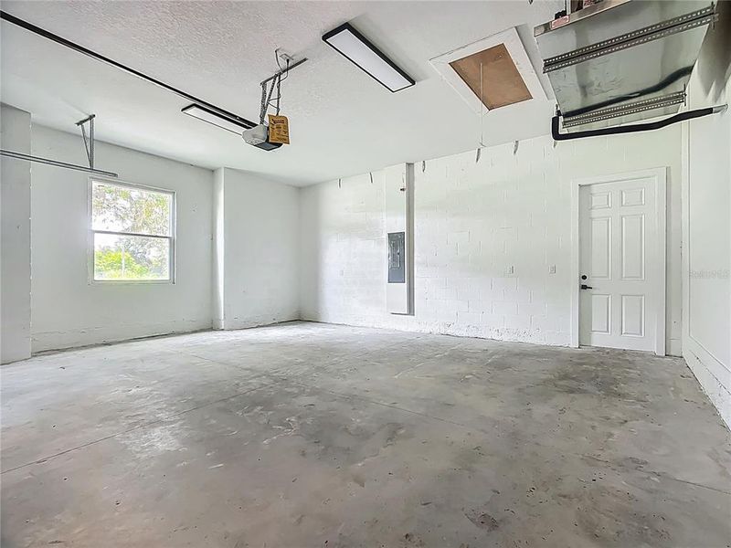 Spacious, unfurnished interior of a new home in , Plant City (Image 35). Spacious, unfurnished interior of a new home in , Plant City (Image 35).