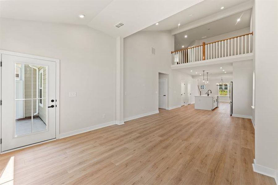 Spacious, unfurnished interior of a new home in Grande Dunes North Village, Myrtle Beach (Image 15).