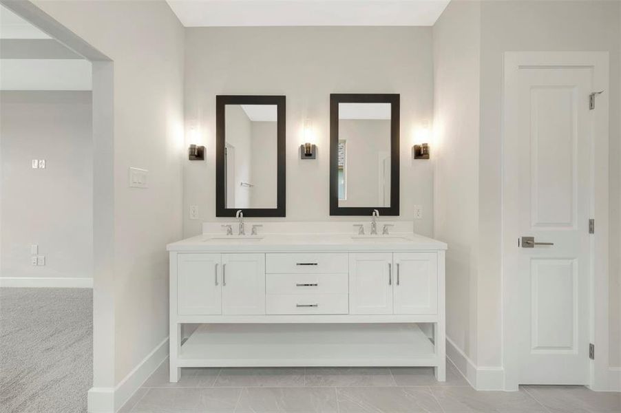 Furnished interior view inside a new home in Heritage Ranch, Sherman (Image 15).