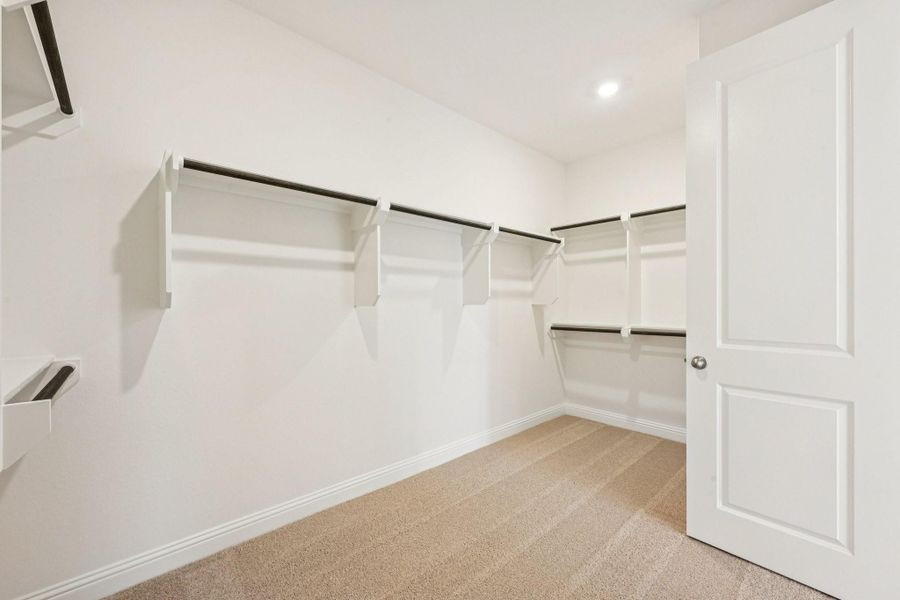 Spacious, unfurnished interior of a new home in Evergreen 55', Conroe (Image 37).