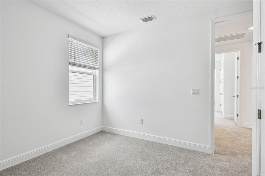 Spacious, unfurnished interior of a new home in Hawkstone, Sarasota (Image 19).