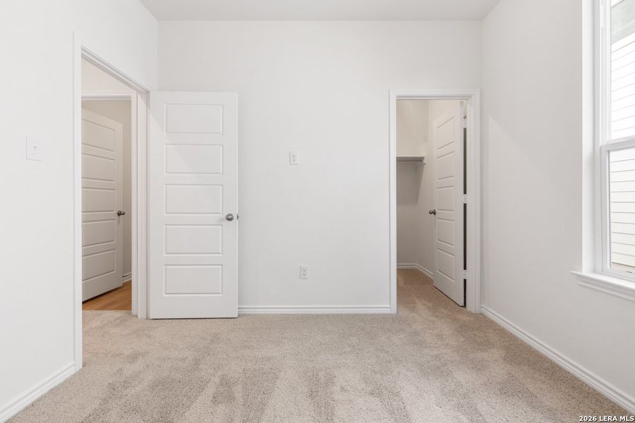 Spacious, unfurnished interior of a new home in Legend Heights, New Braunfels (Image 24).
