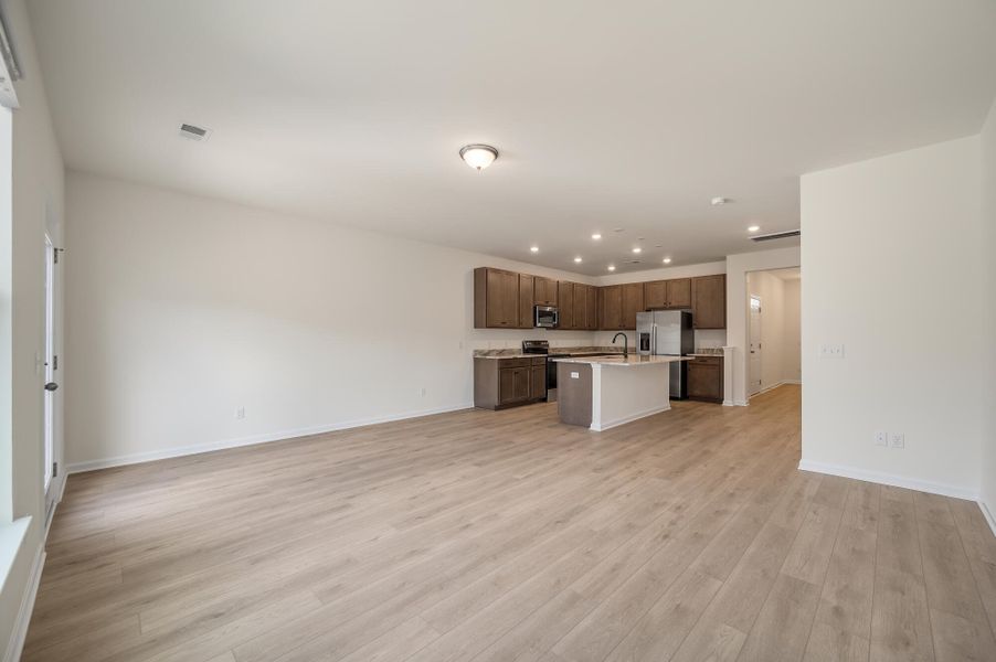 Spacious, unfurnished interior of a new home in The Landings at Montague, Goose Creek (Image 23).