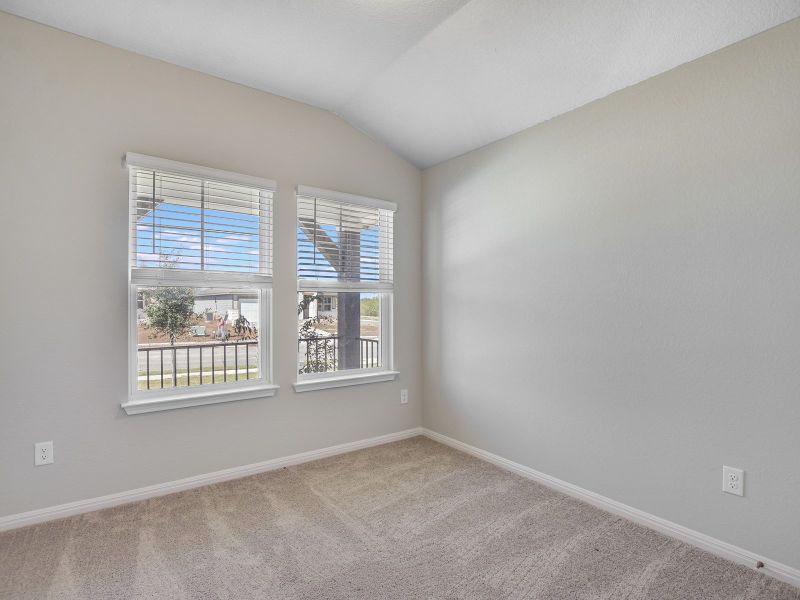 Spacious, unfurnished interior of a new home in Riverbend at Double Eagle - Reserve Collection, Cedar Creek (Image 8).