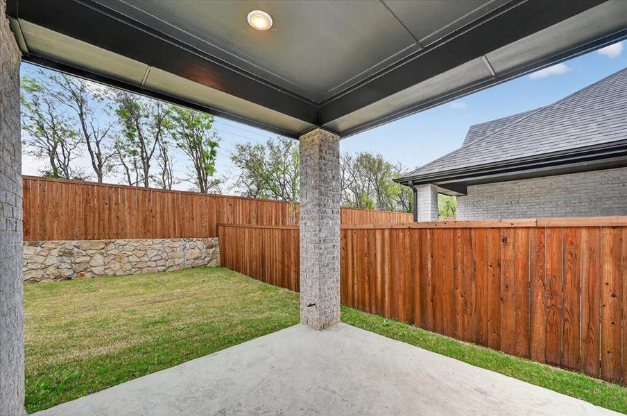 Exterior details and patio area of a home in Heritage Ranch, Sherman (Image 20).