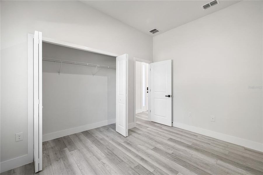 Spacious, unfurnished interior of a new home in , Ocala (Image 38).
