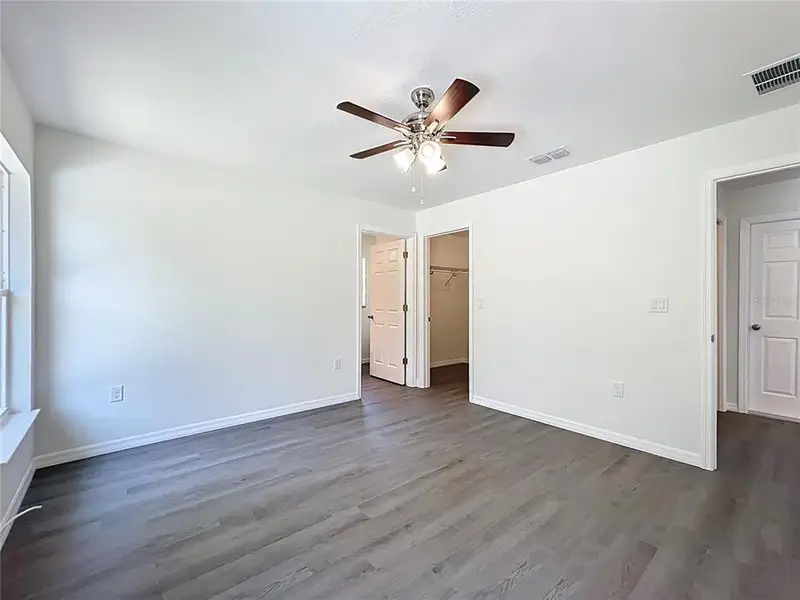 Spacious, unfurnished interior of a new home in , Dunnellon (Image 25).