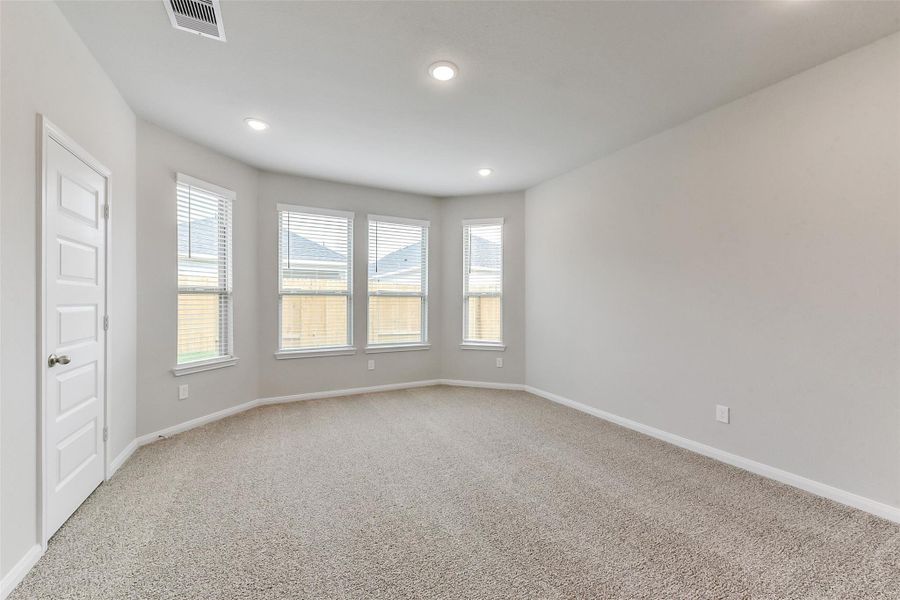 Spacious, unfurnished interior of a new home in , Houston (Image 26).