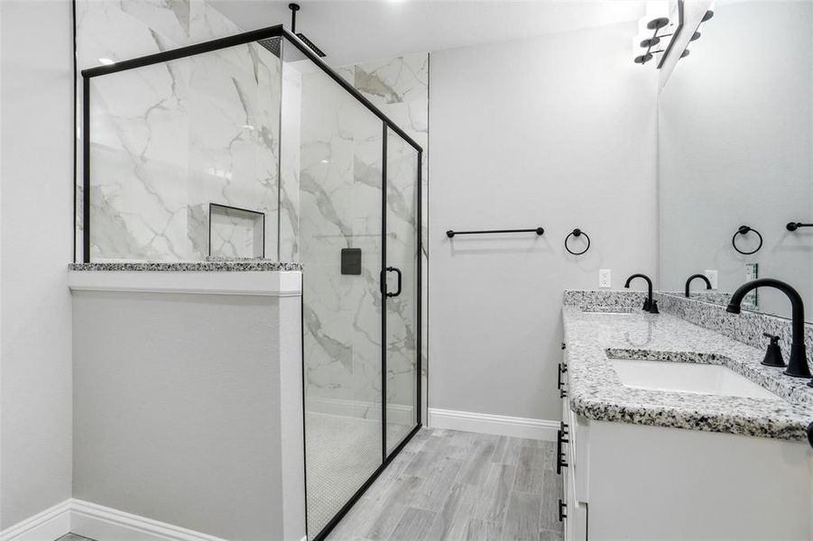 Furnished interior view inside a new home in , Alvarado (Image 7).