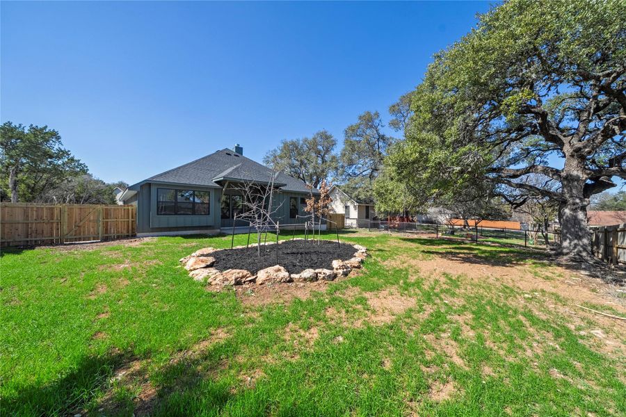Exterior details and patio area of a home in , Wimberley (Image 4).