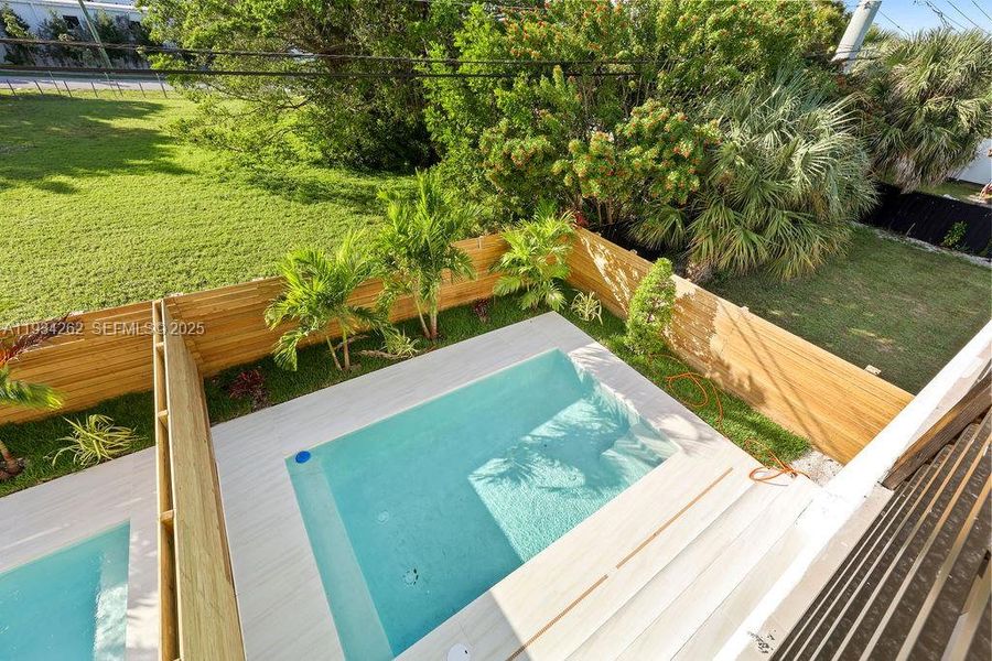 Exterior details and patio area of a home in , Fort Lauderdale (Image 17).