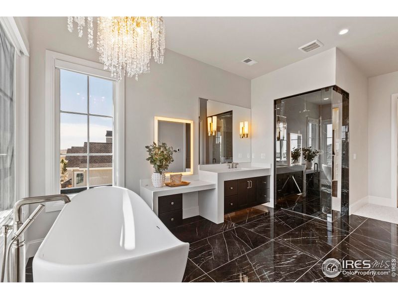 Steam shower with dual shower heads