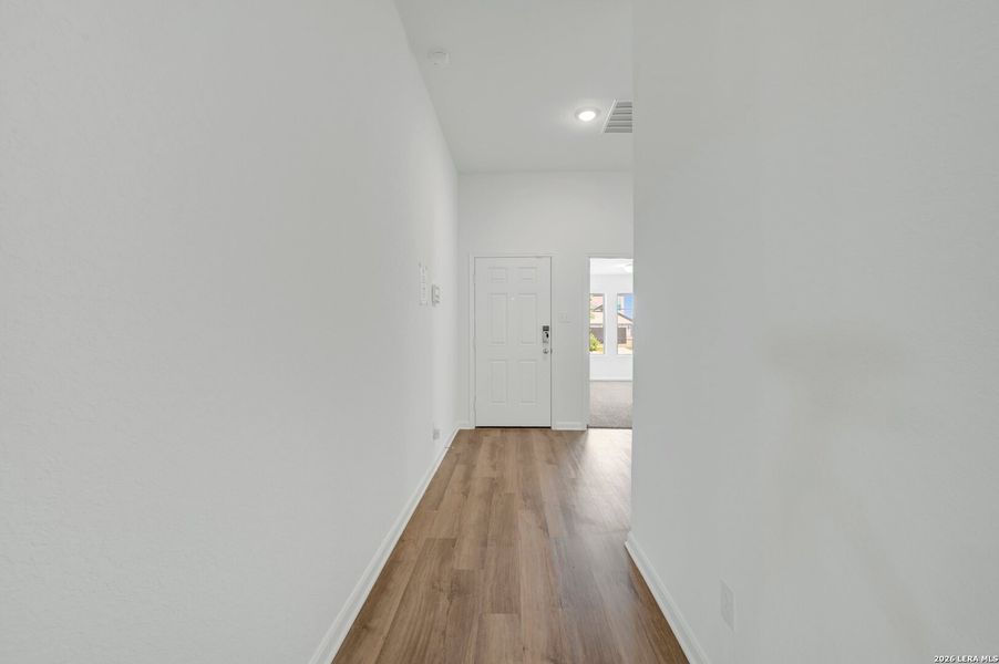 Spacious, unfurnished interior of a new home in Meadows at Clear Springs, New Braunfels (Image 33). Spacious, unfurnished interior of a new home in Meadows at Clear Springs, New Braunfels (Image 33).
