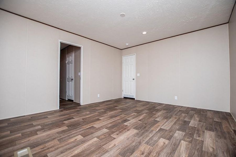Spacious, unfurnished interior of a new home in , Carrollton (Image 38).