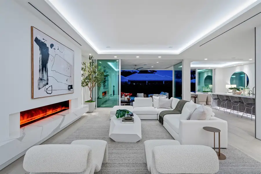 LIVING_ROOM_STRAIGHT_SUNSET