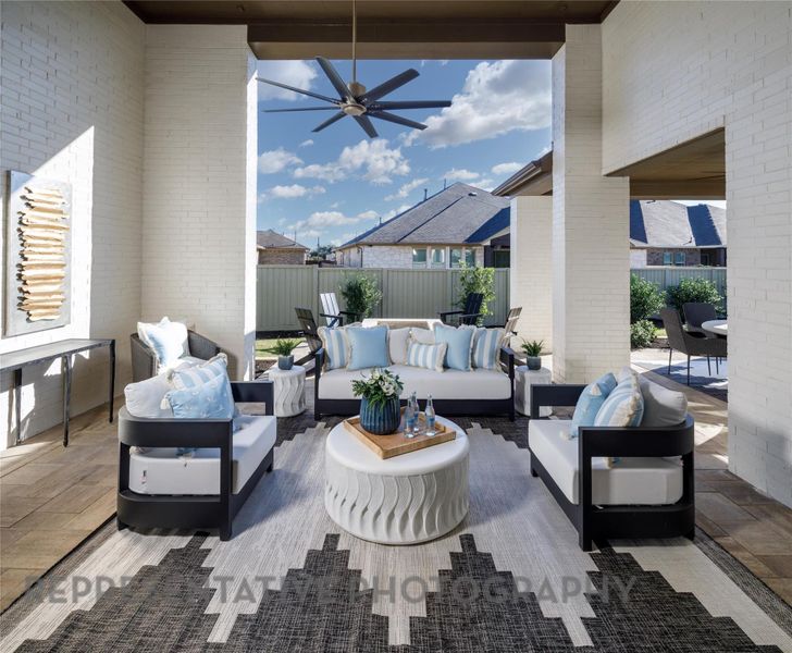 View of patio / terrace featuring an outdoor hangout area and a ceiling fan
