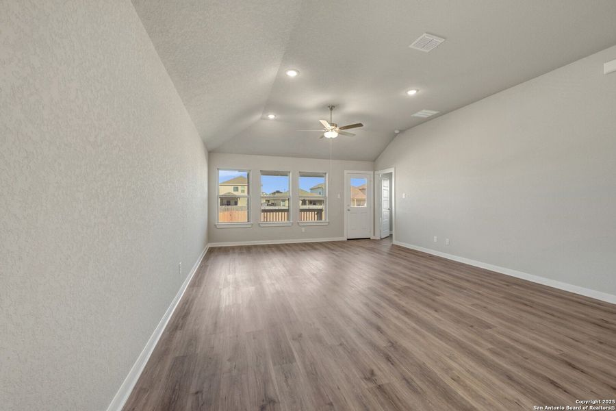 Spacious, unfurnished interior of a new home in Winding Brook, San Antonio (Image 29).