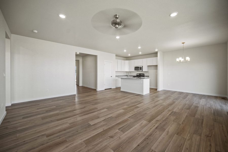 Spacious, unfurnished interior of a new home in The Glen-12, Colorado Springs (Image 29).