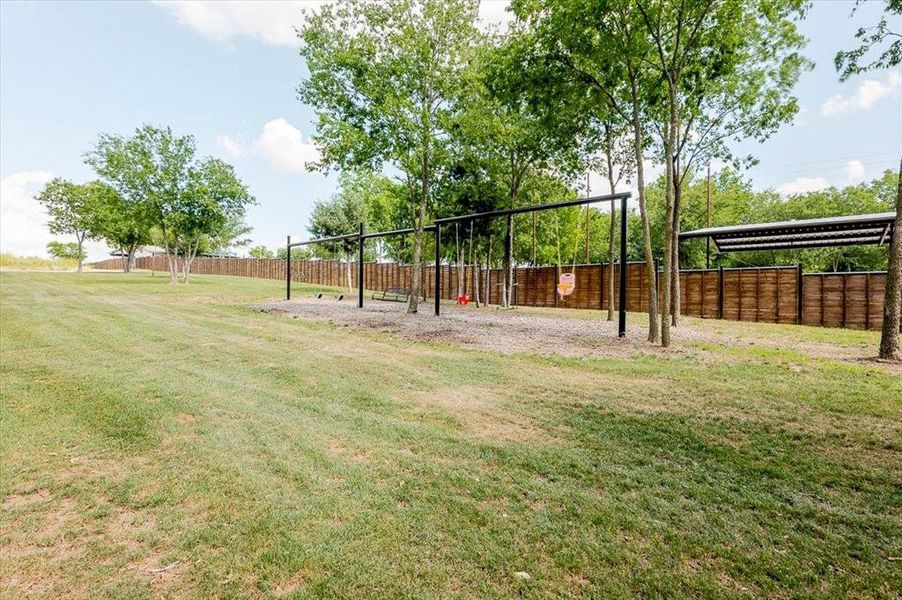 Community amenities in , Sanger (Image 32).
