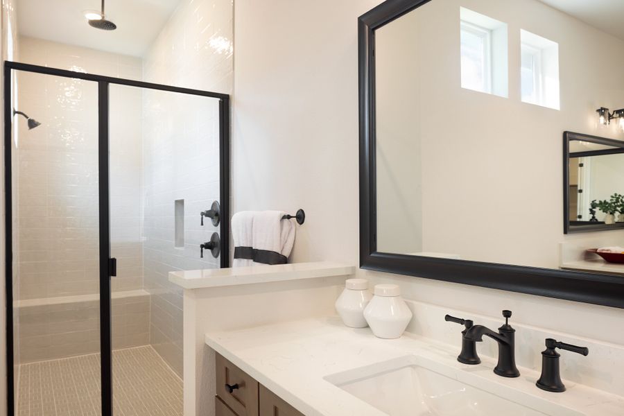 Representative furnished interior of a home built from the Sisterdale by Beazer Homes in Highland Estates, San Antonio (Image 11).