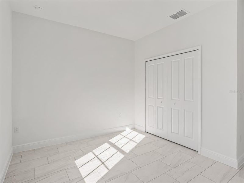 Spacious, unfurnished interior of a new home in , Ocala (Image 26).