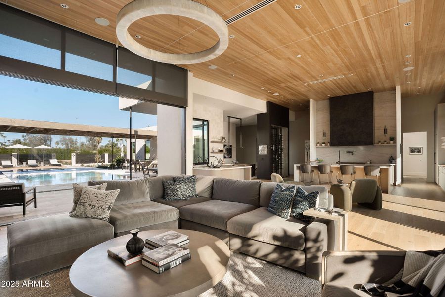 7034 E Paradise Dr 7034 E Paradise Dr