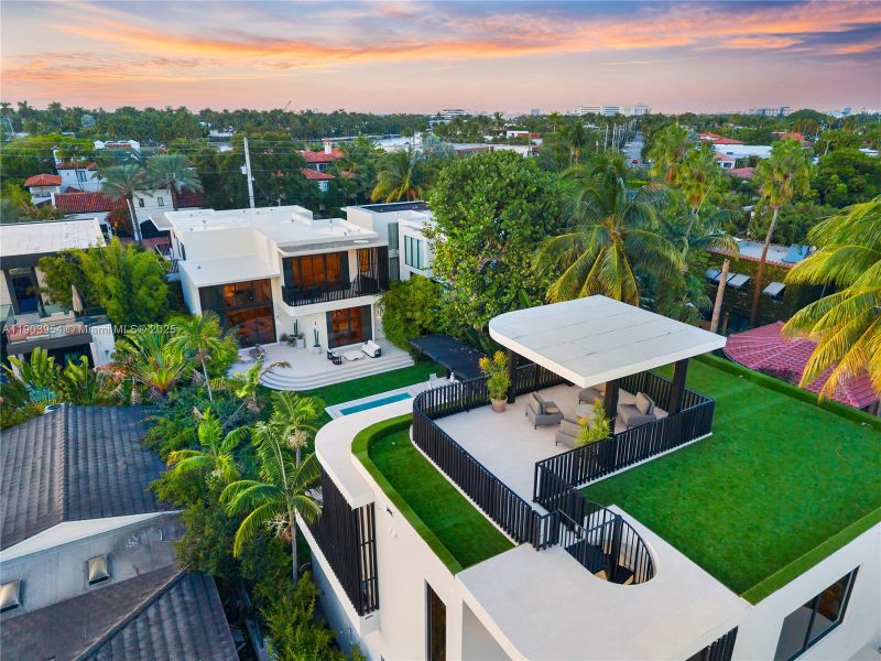 Exterior details and patio area of a home in , Miami Beach (Image 37).