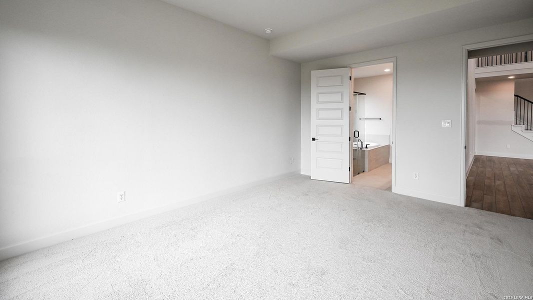 Spacious, unfurnished interior of a new home in Homestead, Schertz (Image 16).
