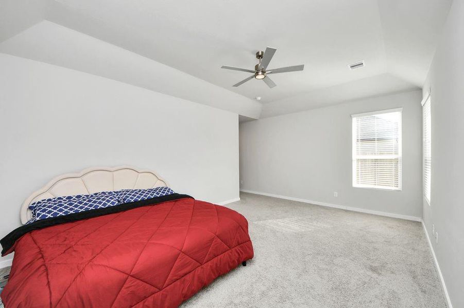 Furnished interior view inside a new home in Winfield Lakes, Fresno (Image 16).