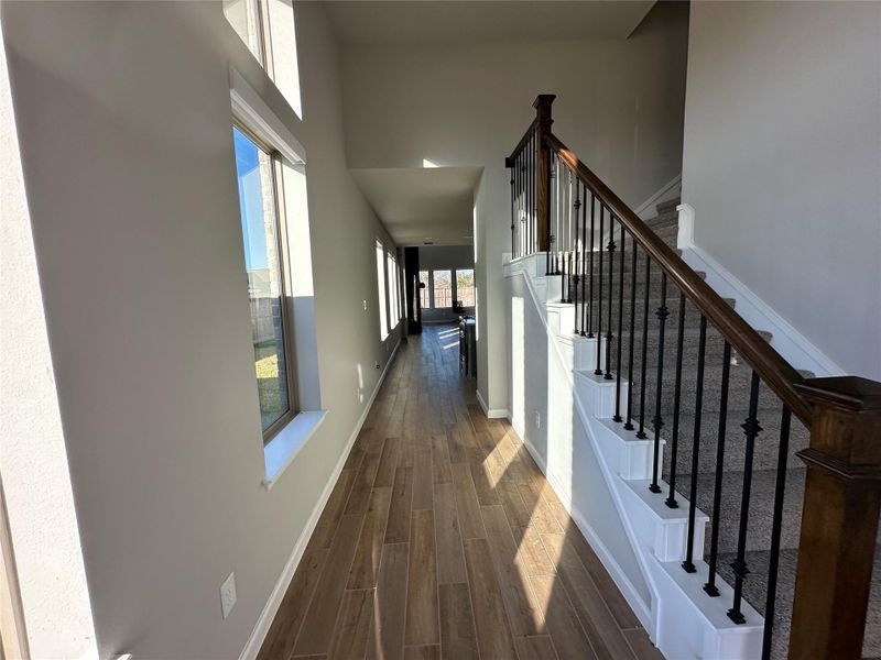 Spacious, unfurnished interior of a new home in Sienna, Missouri City (Image 12).