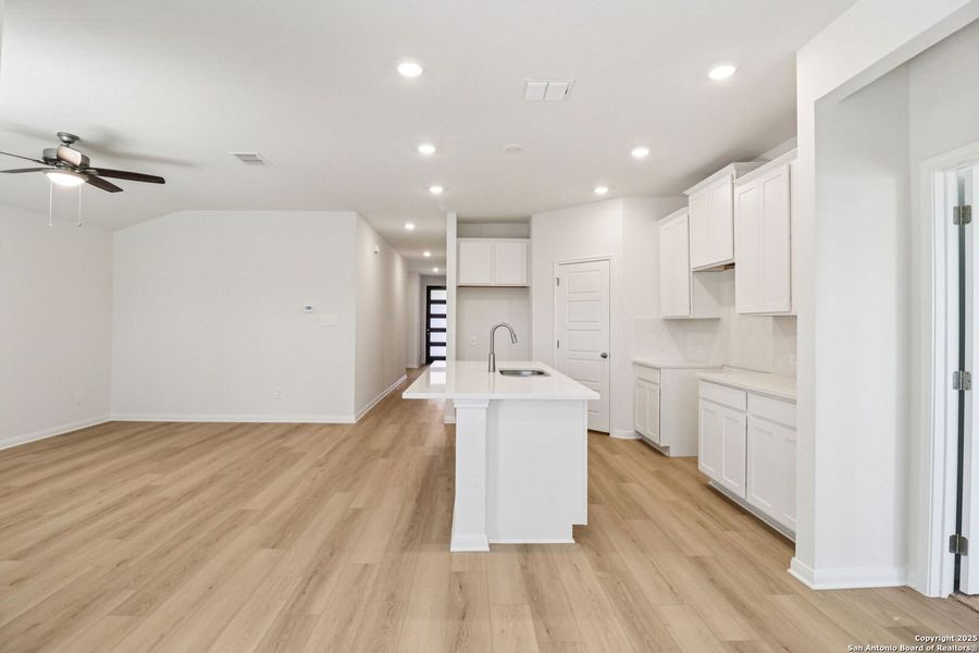 Spacious, unfurnished interior of a new home in Royal Crest, San Antonio (Image 31). Spacious, unfurnished interior of a new home in Royal Crest, San Antonio (Image 31).