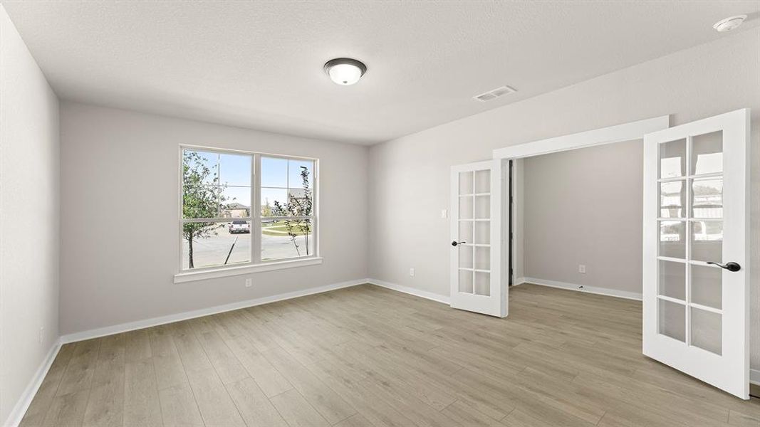 03. 1527 Bridlepath - Study