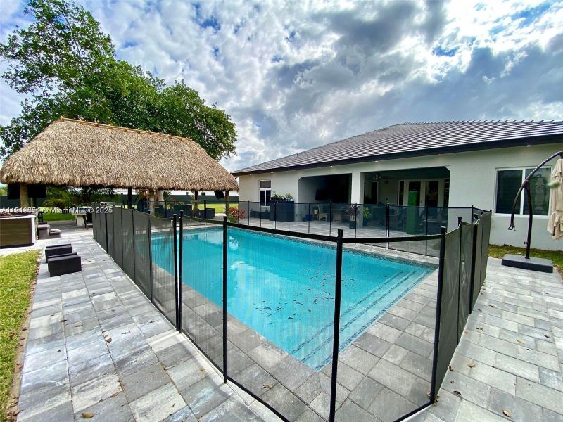 Image 50 of a home in .