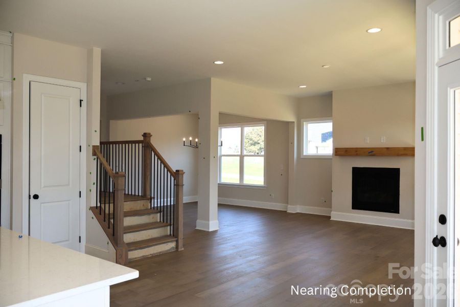 Spacious, unfurnished interior of a new home in Edmunds Farm, Clover (Image 20).