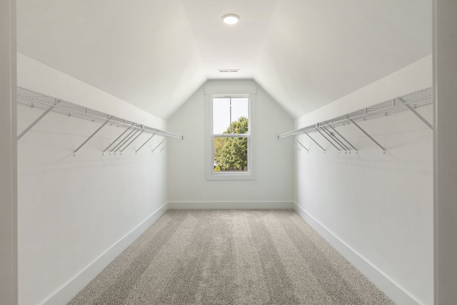 Spacious, unfurnished interior of a new home in River Tide Farms, Bolivia (Image 18).