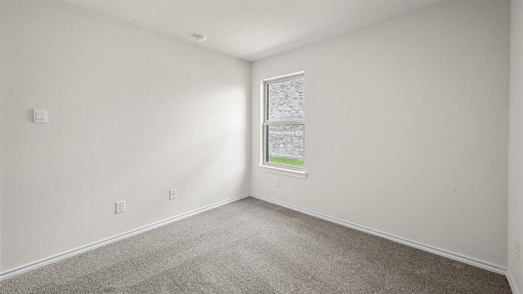 Spacious, unfurnished interior of a new home in Bluff Springs, Ferris (Image 34).
