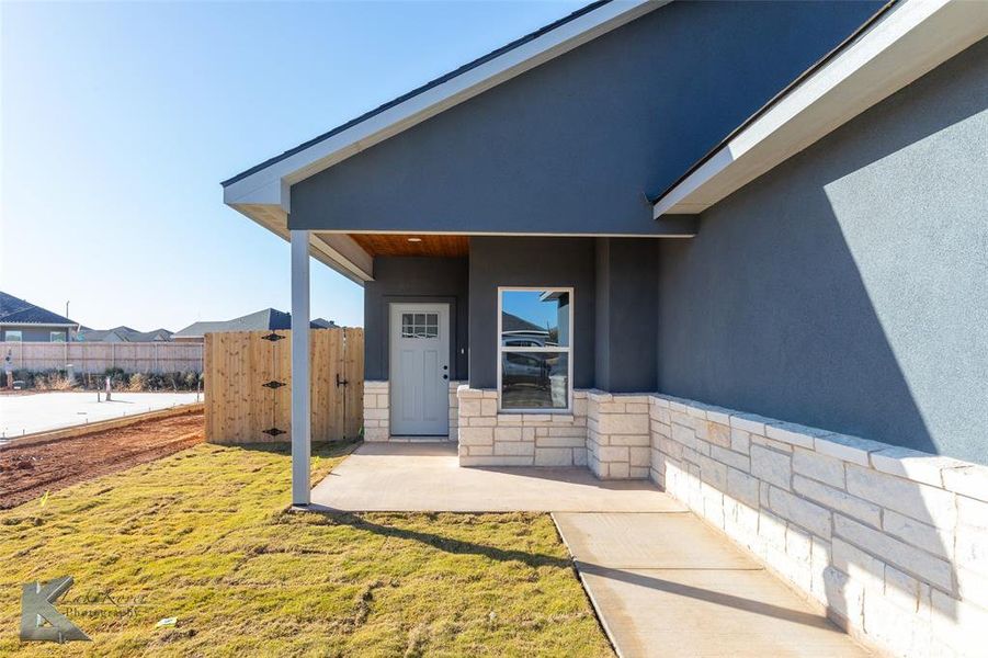 Exterior details and patio area of a home in , Abilene (Image 3).