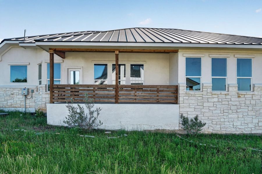 Exterior details and patio area of a home in , Horseshoe Bay (Image 24).