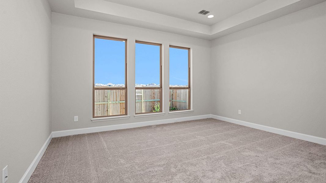 Spacious, unfurnished interior of a new home in Valencia 50', Manvel (Image 11).