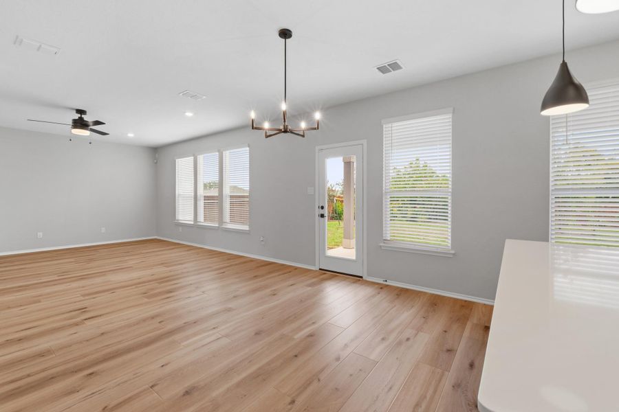 Spacious, unfurnished interior of a new home in River Bluff, Leander (Image 20). Spacious, unfurnished interior of a new home in River Bluff, Leander (Image 20).