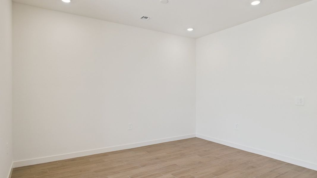 Spacious, unfurnished interior of a new home in The Ridge at Stone Butte, Phoenix (Image 15). Spacious, unfurnished interior of a new home in The Ridge at Stone Butte, Phoenix (Image 15).