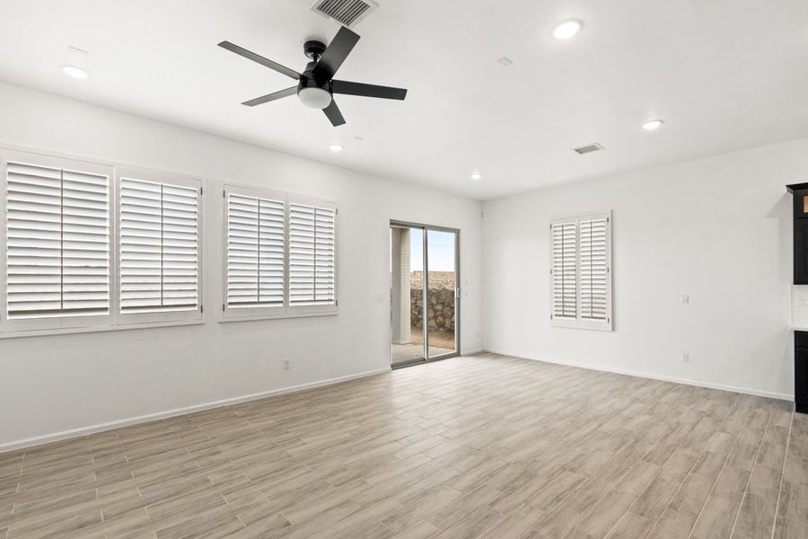 Representative unfurnished interior of a home built from the Sonoma by LEH. Homes in Painted Sky, El Paso (Image 20). Representative unfurnished interior of a home built from the Sonoma by LEH. Homes in Painted Sky, El Paso (Image 20).