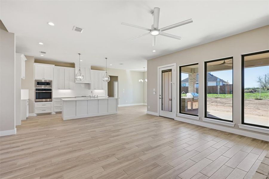 Spacious, unfurnished interior of a new home in , Graford (Image 17).