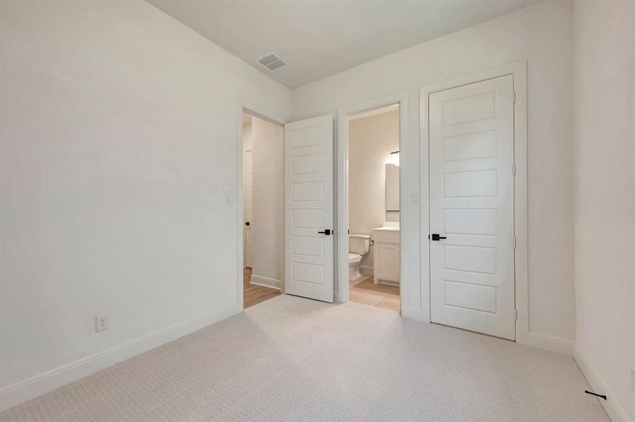 Spacious, unfurnished interior of a new home in Treeline, Justin (Image 20).